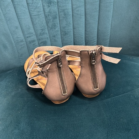 Blowfish Bungalow Pewter Sandals Size‎ 7.5 - Picture 5 of 6